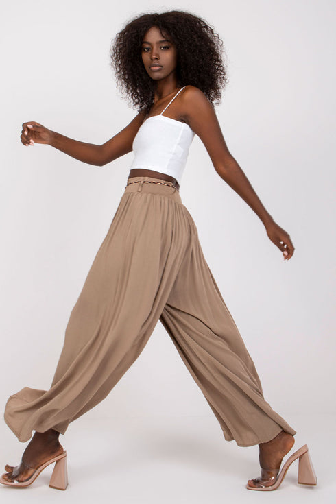 Women trousers model 166057 Och lla